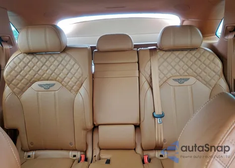 2021 Bentley Bentayga из США, поврежденный, VIN SJAAM2ZV8MC033708